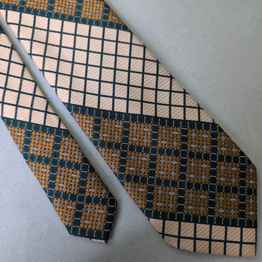 1970s Haband Mens Tie Classic Stripe Geometric Green Tan Vintage Necktie 3.5x53